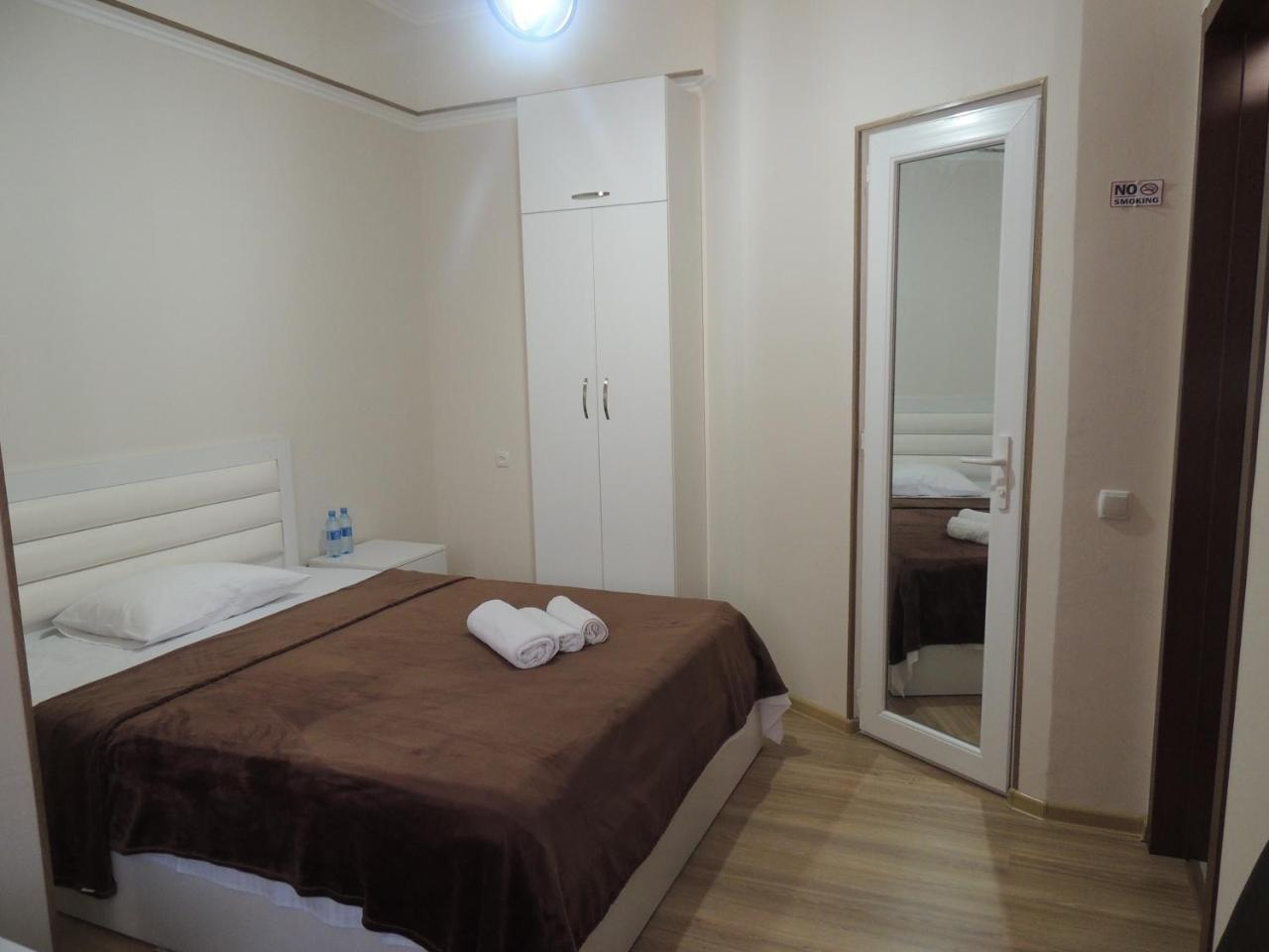 Old Town Bed and Breakfast Gori Buitenkant foto